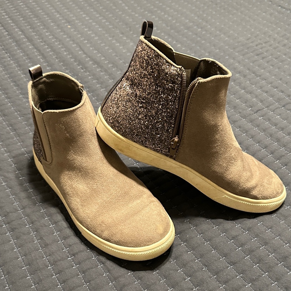 Gray Suede Ankle Boots with Glitter Detail